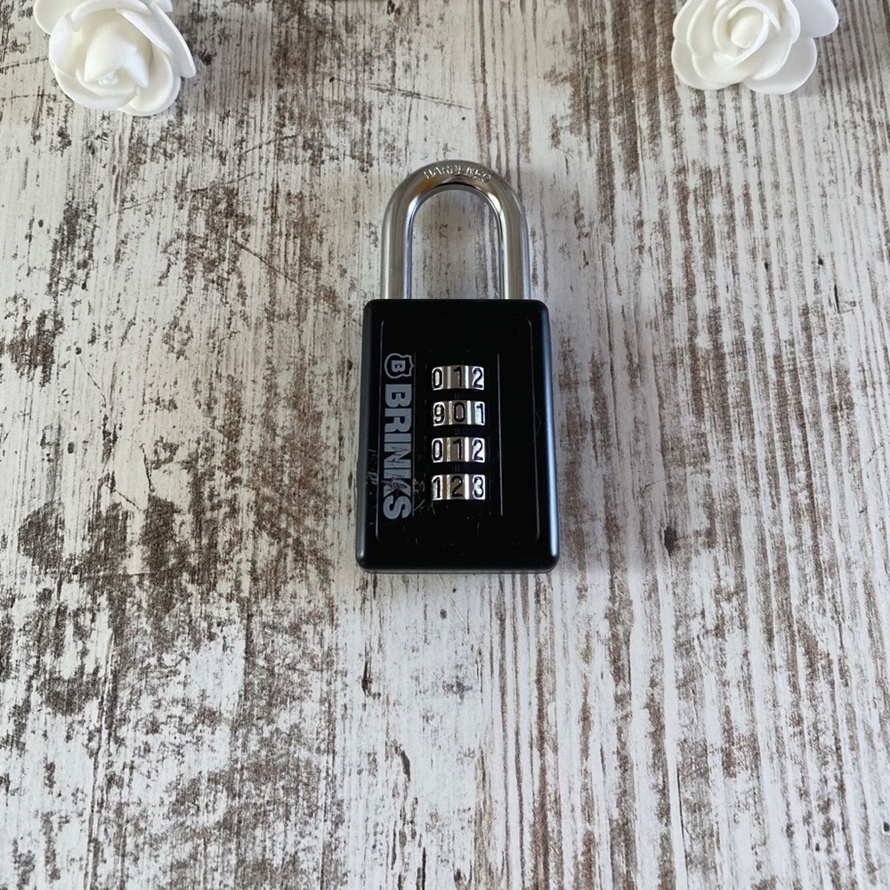 Brinks 40mm 4 dial resettable combination padlock